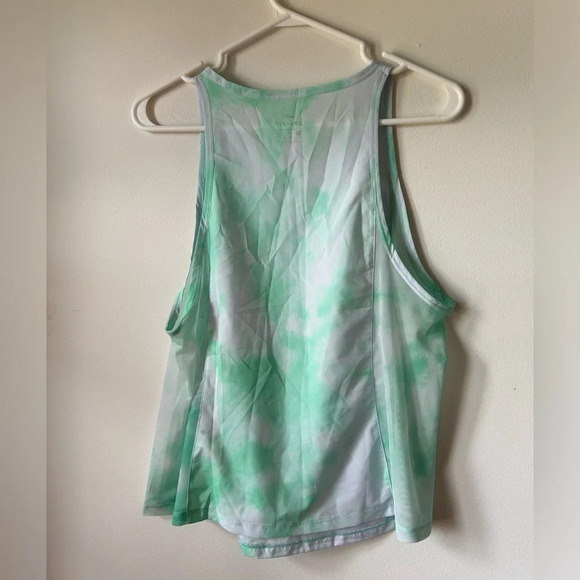 Nike Icon Clash City  Sleek Running Tank - Picture 2 of 3